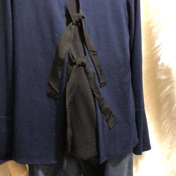 TIE Back Split top Cut Neck 2 embellished removeable pins relaxed fit top NWT - Picture 7 of 8